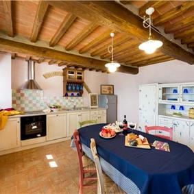 5 Bedroom Villa with Pool near Cortona, Sleeps 10